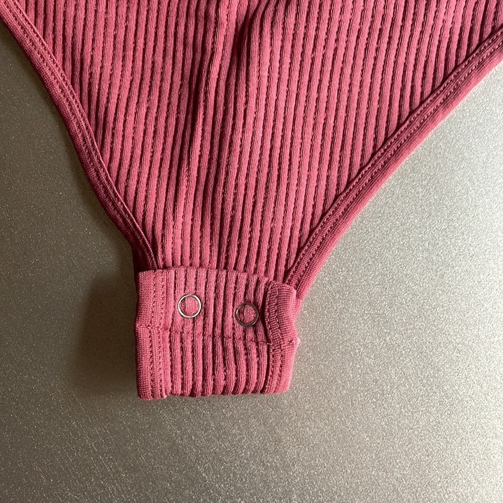 5 for $25 💴Mauve body suit with snaps - Picture 5 of 6